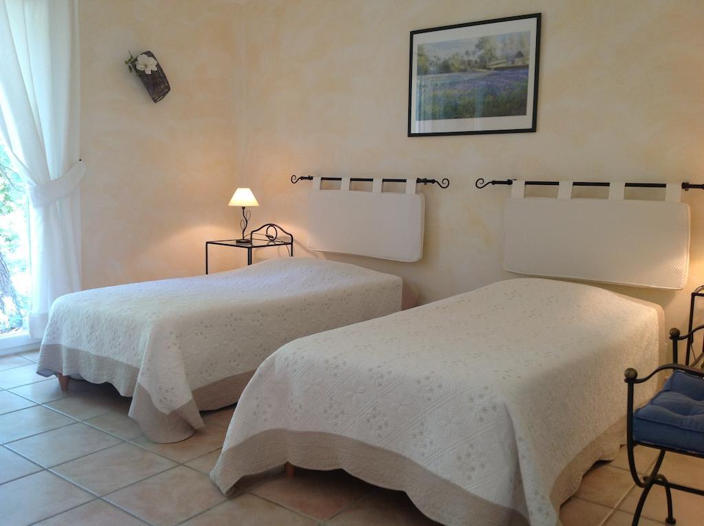 Le Clos Des Cigales Roussillon en Isere Pokoj fotografie